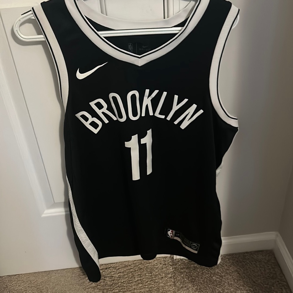 Kyrie nike connect jersey large